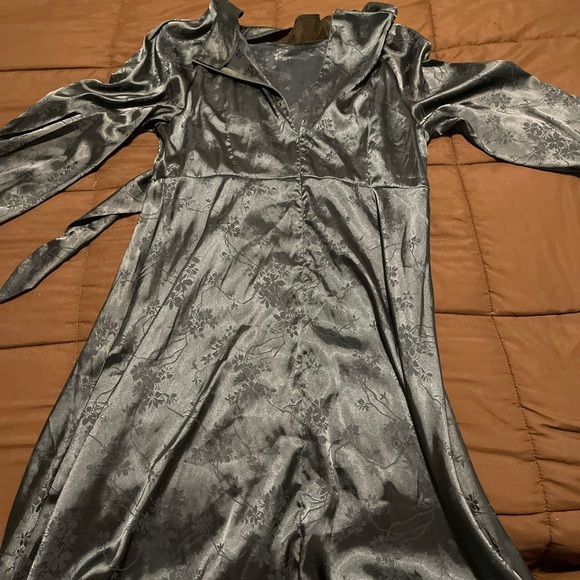 It’s a new dress my mom got me. I didn’t wear it once coz it wasn’t my style. - Picture 2 of 3